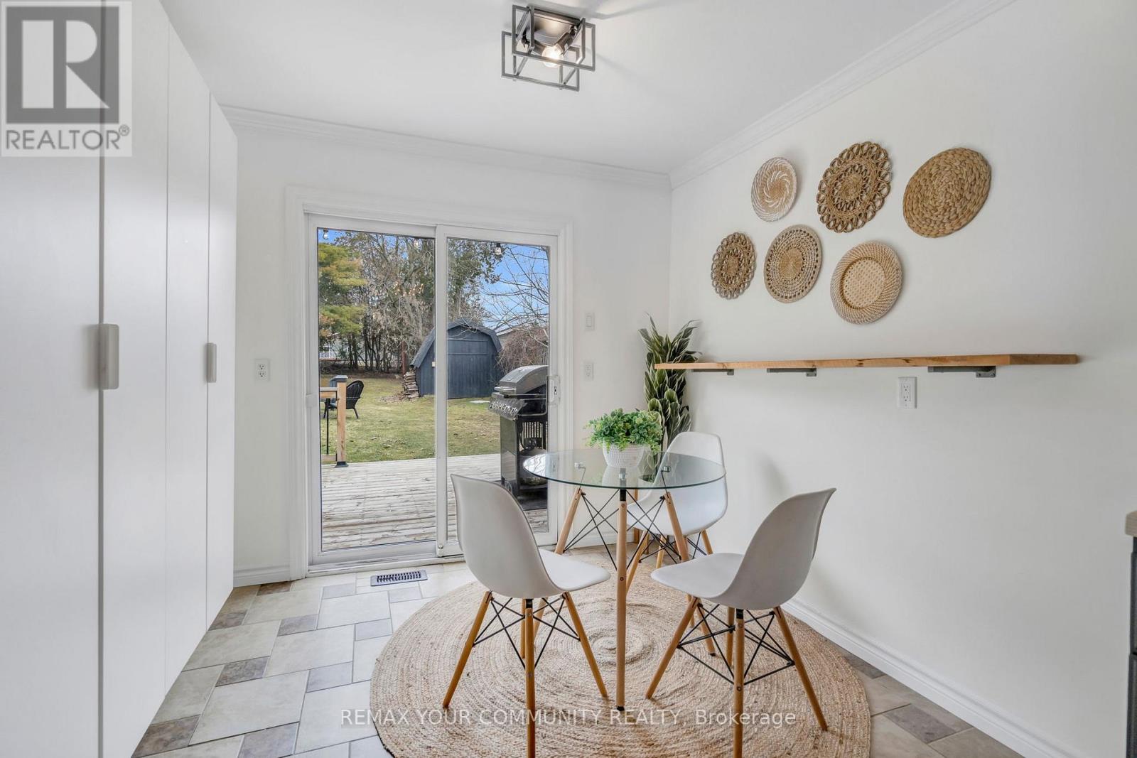 69 Sandra Drive, Georgina, Ontario  L0E 1R0 - Photo 11 - N12962920