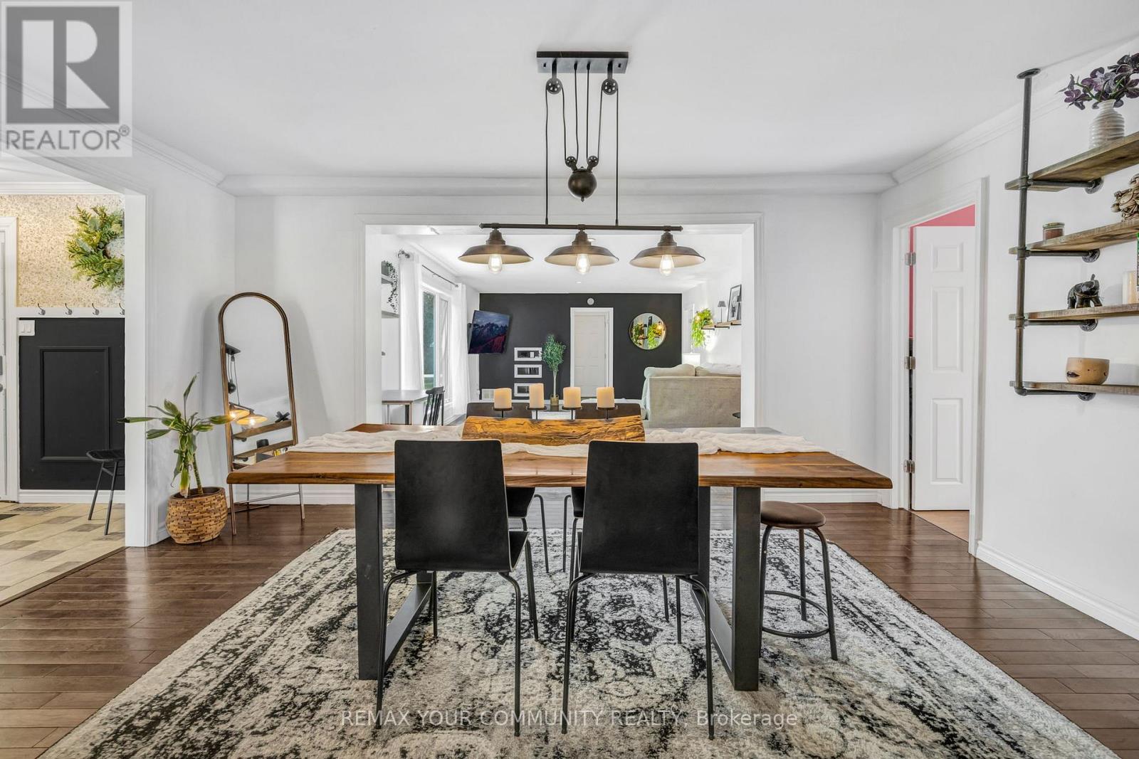 69 Sandra Drive, Georgina, Ontario  L0E 1R0 - Photo 13 - N12962920