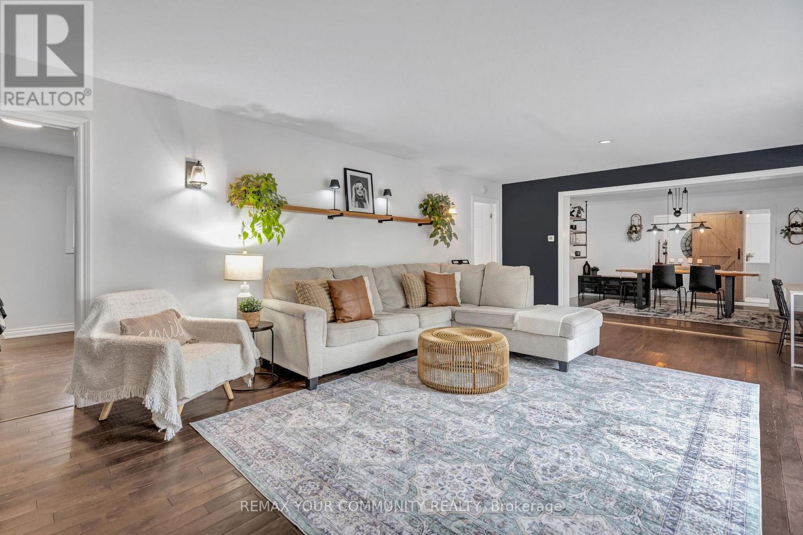 69 Sandra Drive, Georgina, Ontario  L0E 1R0 - Photo 17 - N12962920