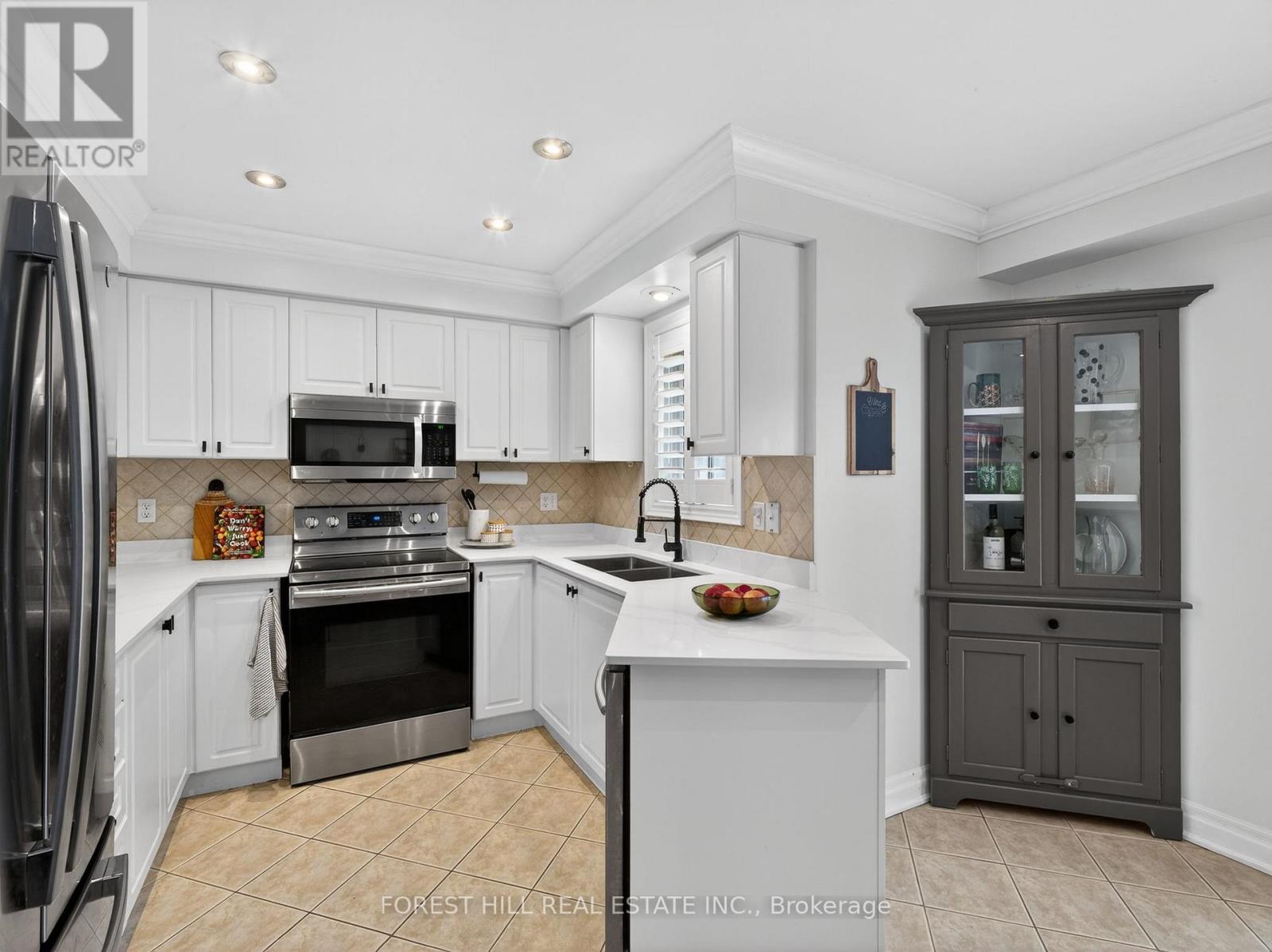 11 Bestview Crescent, Vaughan, Ontario  L6A 3S8 - Photo 13 - N12962928