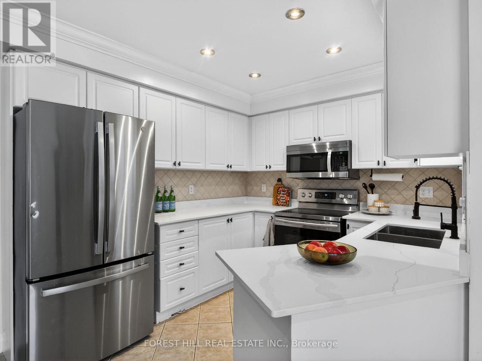 11 Bestview Crescent, Vaughan, Ontario  L6A 3S8 - Photo 16 - N12962928