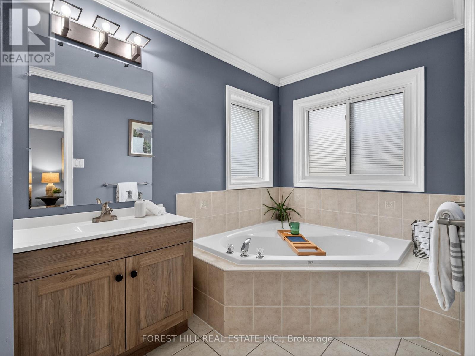 11 Bestview Crescent, Vaughan, Ontario  L6A 3S8 - Photo 25 - N12962928