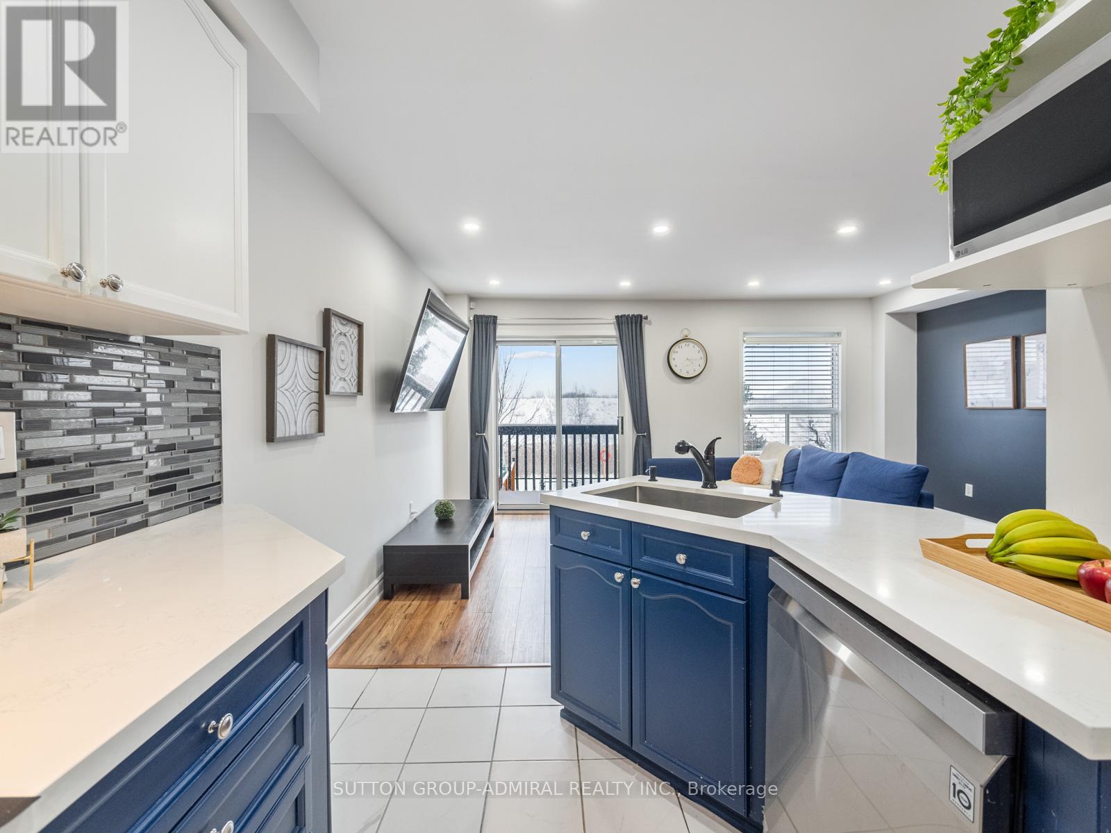 81 Parktree Drive, Vaughan, Ontario  L6A 2N6 - Photo 6 - N12962980