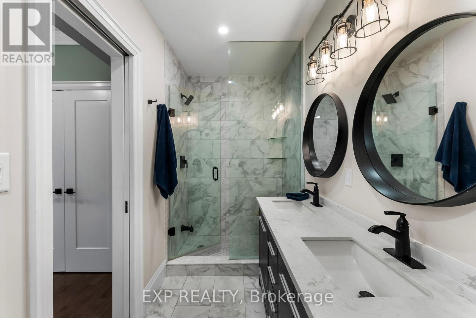 12 Frankfort Grove, Georgina, Ontario  L0E 1L0 - Photo 26 - N12963036