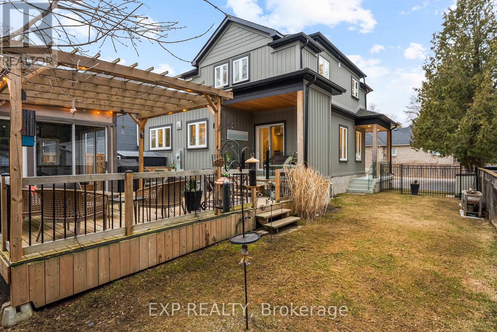 12 Frankfort Grove, Georgina, Ontario  L0E 1L0 - Photo 38 - N12963036