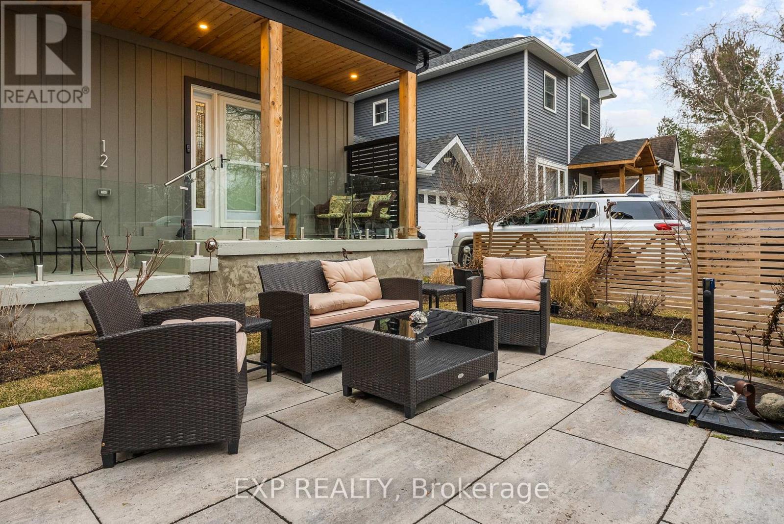 12 Frankfort Grove, Georgina, Ontario  L0E 1L0 - Photo 4 - N12963036