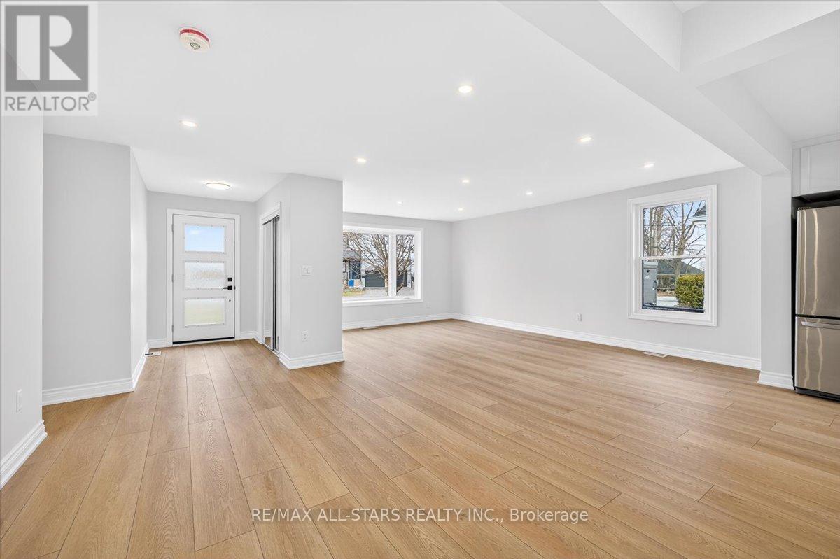 501 Lake Drive S, Georgina, Ontario  L4P 1R8 - Photo 19 - N12963062