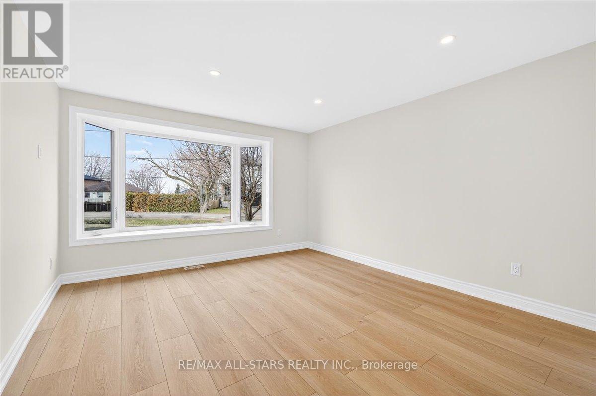 501 Lake Drive S, Georgina, Ontario  L4P 1R8 - Photo 21 - N12963062