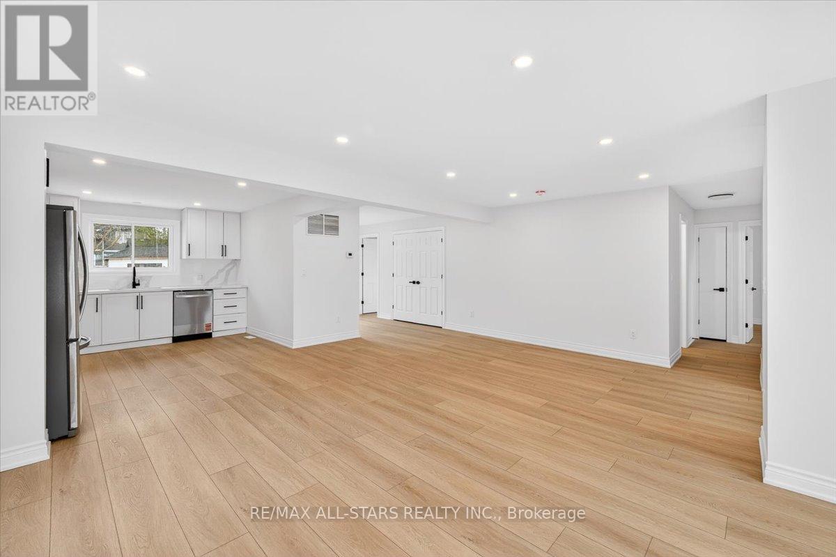 501 Lake Drive S, Georgina, Ontario  L4P 1R8 - Photo 25 - N12963062