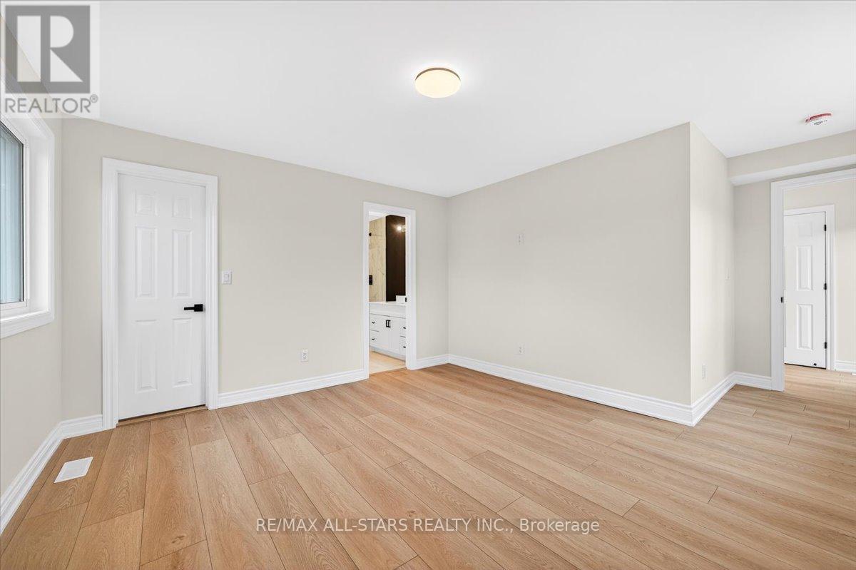 501 Lake Drive S, Georgina, Ontario  L4P 1R8 - Photo 32 - N12963062