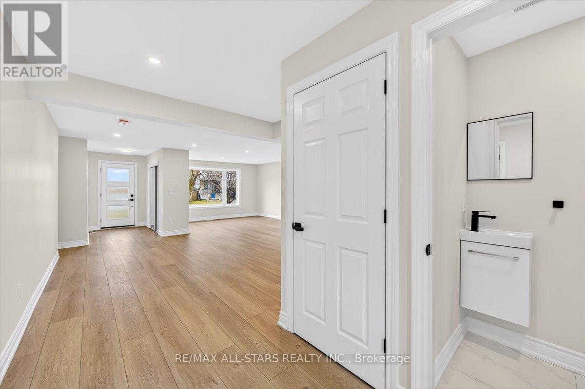 501 Lake Drive S, Georgina, Ontario  L4P 1R8 - Photo 36 - N12963062