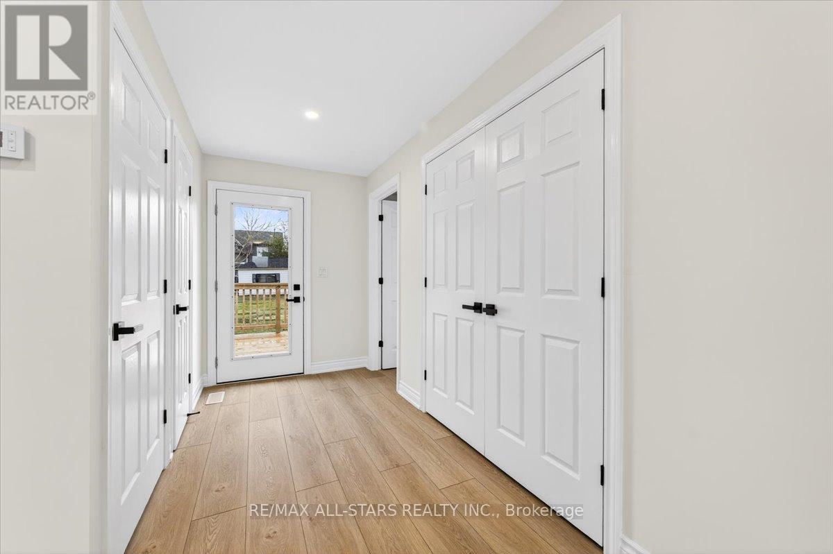 501 Lake Drive S, Georgina, Ontario  L4P 1R8 - Photo 38 - N12963062