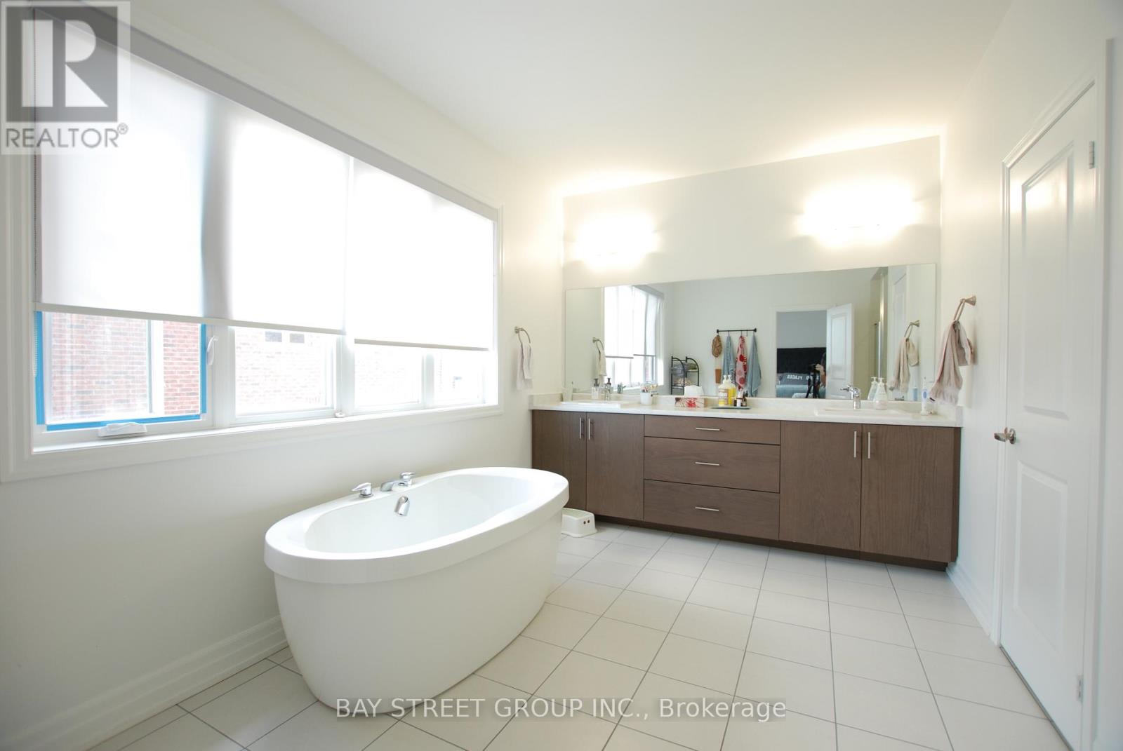 45 Frank Kelly Drive, East Gwillimbury (Holland Landing), Ontario  L9N 0V2 - Photo 27 - N12963066