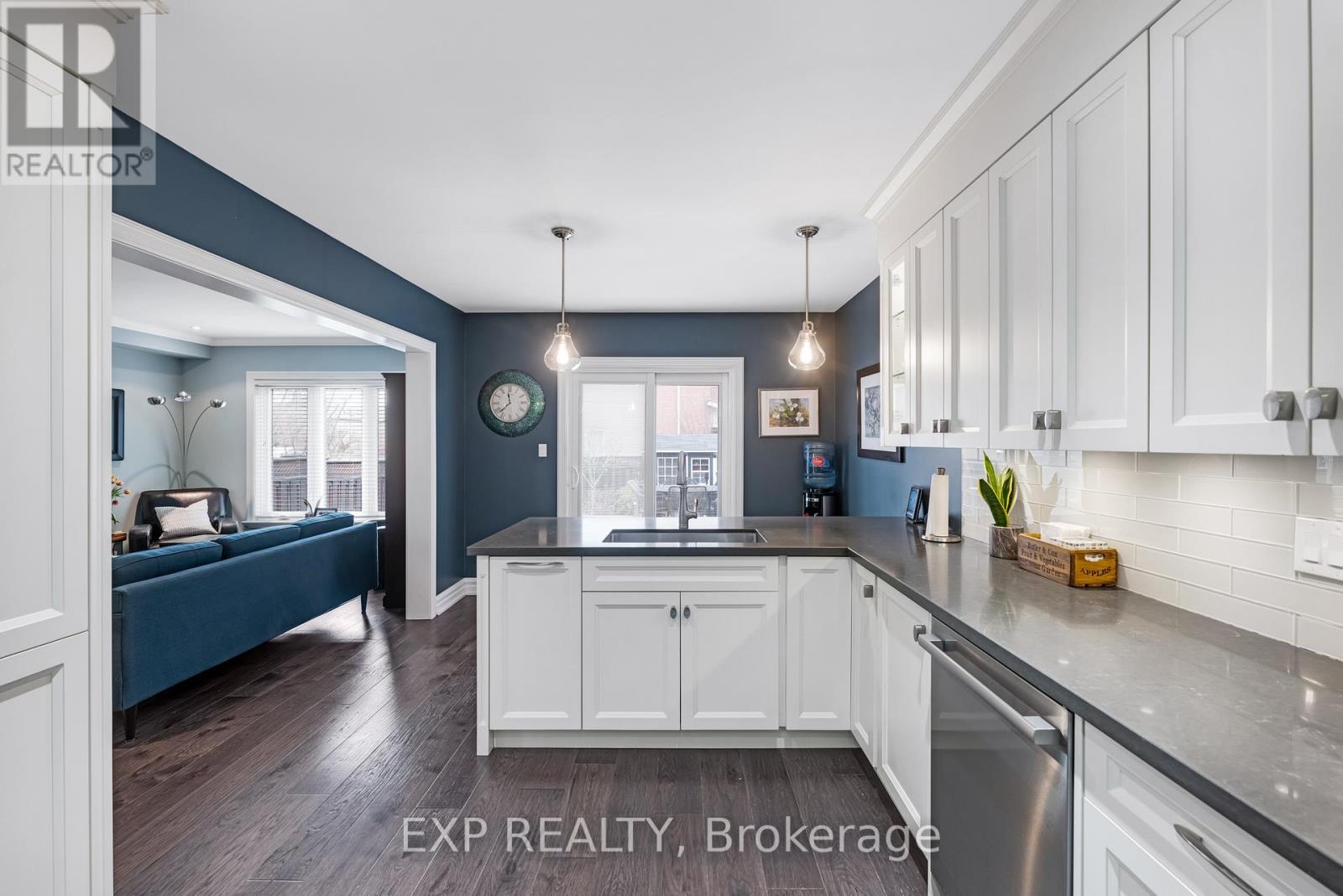 138 Princeton Gate, Vaughan, Ontario  L6A 2S7 - Photo 10 - N12963126