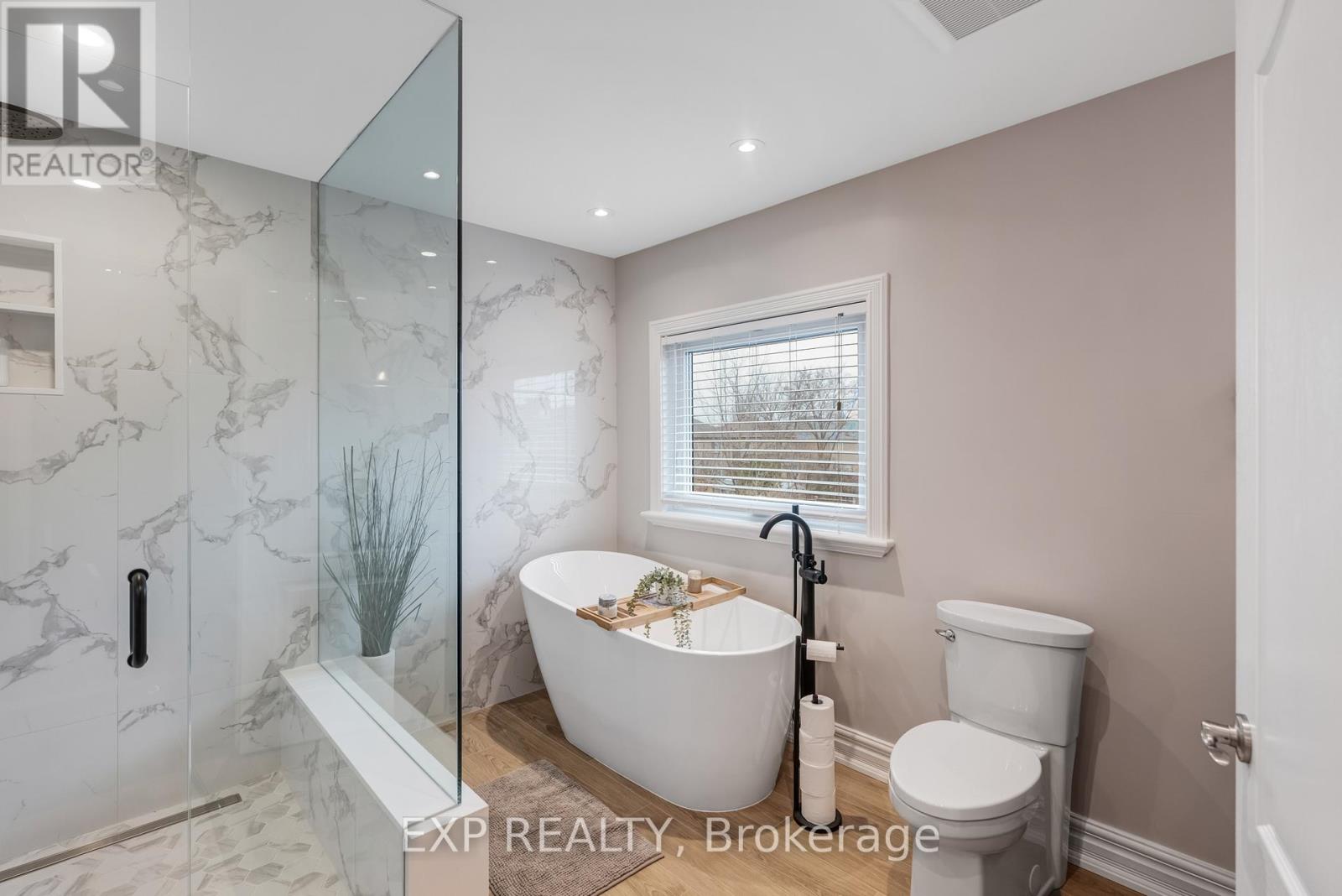 138 Princeton Gate, Vaughan, Ontario  L6A 2S7 - Photo 23 - N12963126