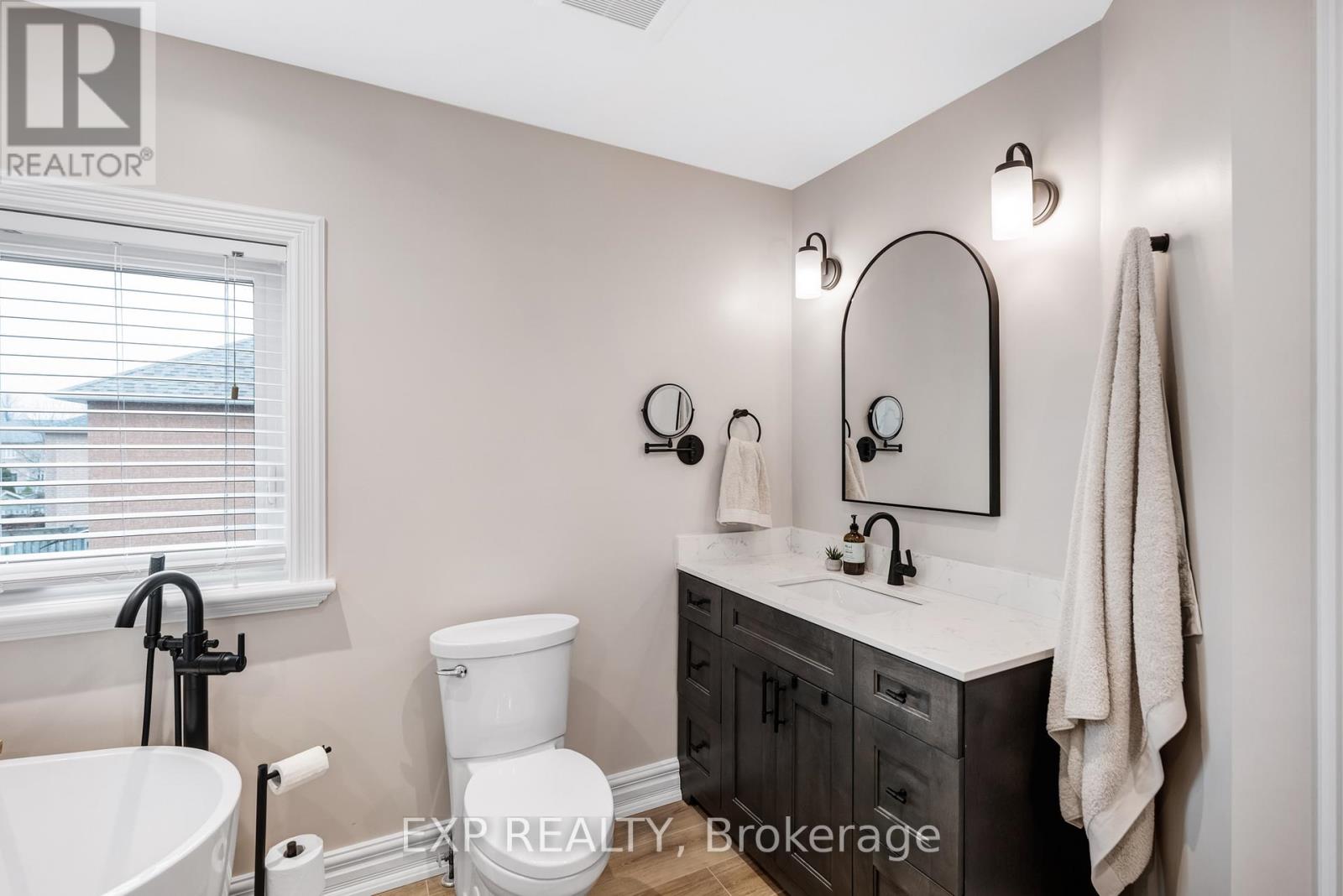 138 Princeton Gate, Vaughan, Ontario  L6A 2S7 - Photo 24 - N12963126