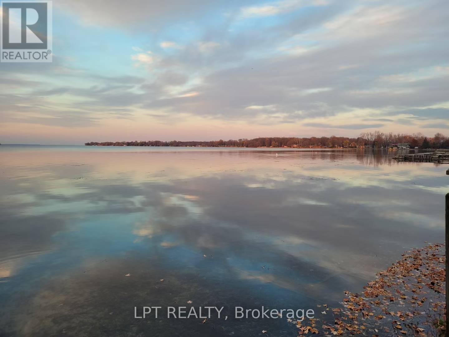 24 Lakeshore Road, Georgina (Virginia), Ontario  L0E 1N0 - Photo 34 - N12963136