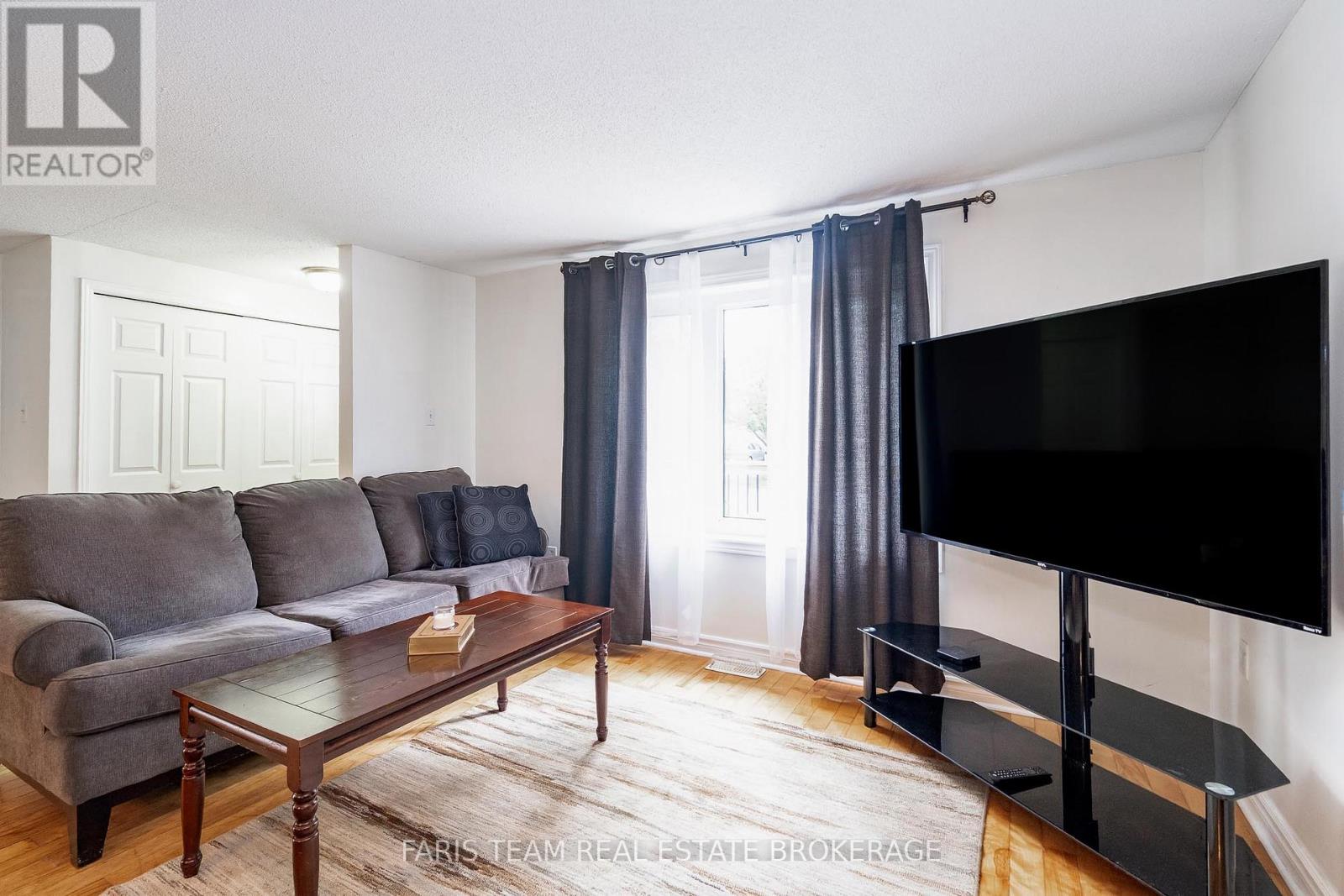 24 Laurie Crescent, Barrie (Wellington), Ontario  L4M 6C7 - Photo 14 - S12962994