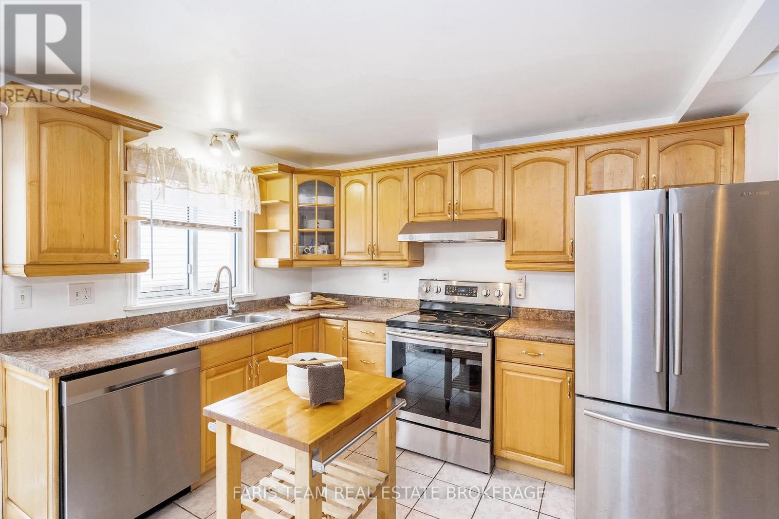 24 Laurie Crescent, Barrie (Wellington), Ontario  L4M 6C7 - Photo 5 - S12962994