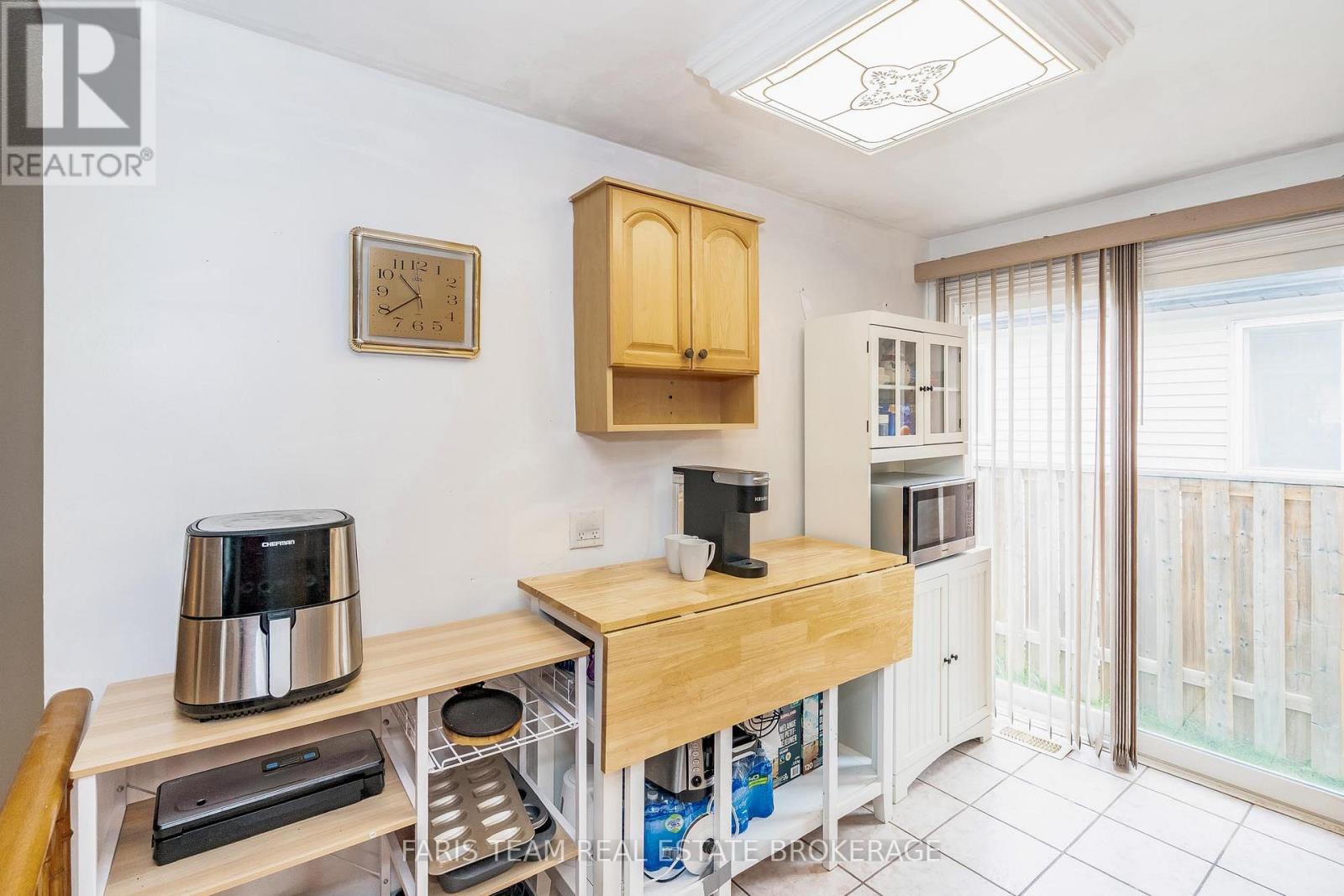 24 Laurie Crescent, Barrie (Wellington), Ontario  L4M 6C7 - Photo 9 - S12962994