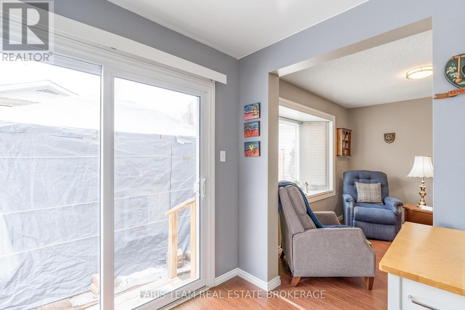 534 Wellington Street, Midland, Ontario  L4R 4W6 - Photo 10 - S12963018