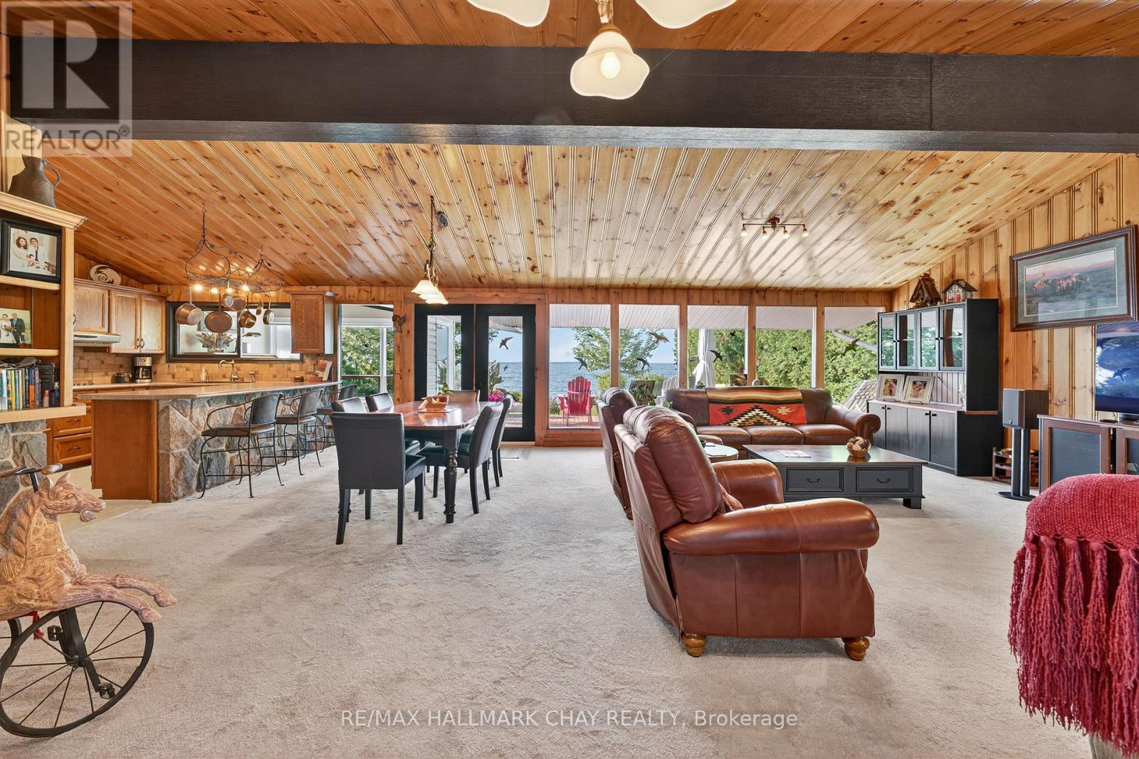 7 Lakeshore Road E, Oro-Medonte, Ontario  L0L 2E0 - Photo 15 - S12963020