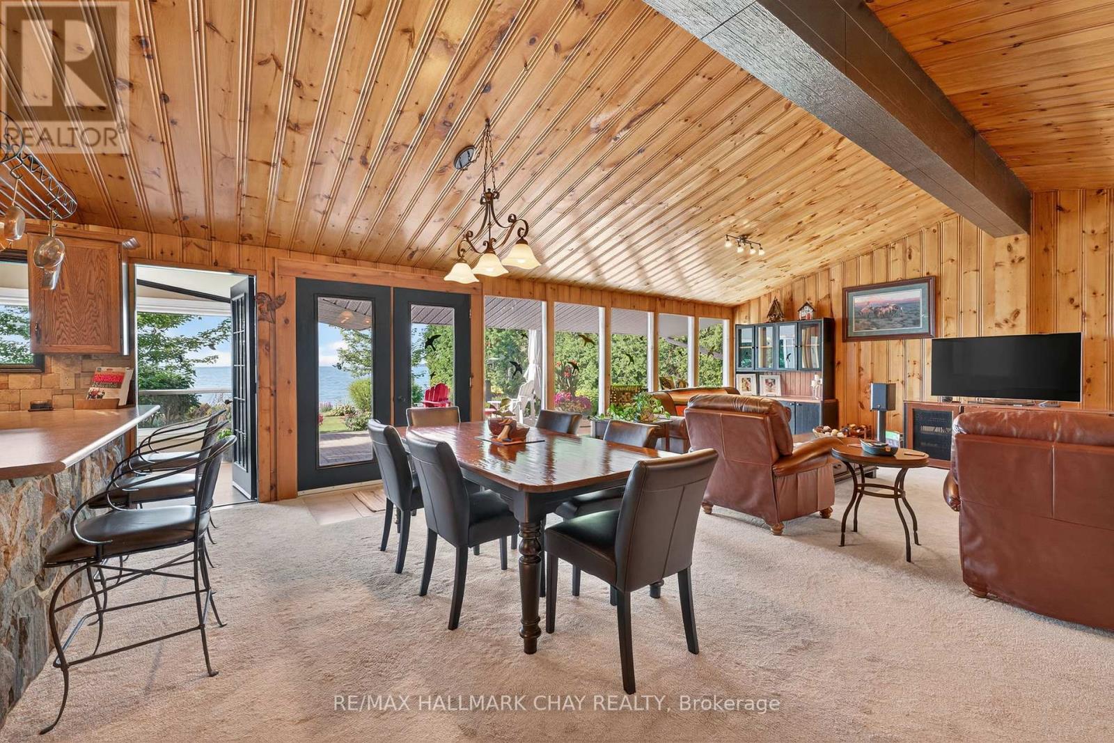 7 Lakeshore Road E, Oro-Medonte, Ontario  L0L 2E0 - Photo 17 - S12963020