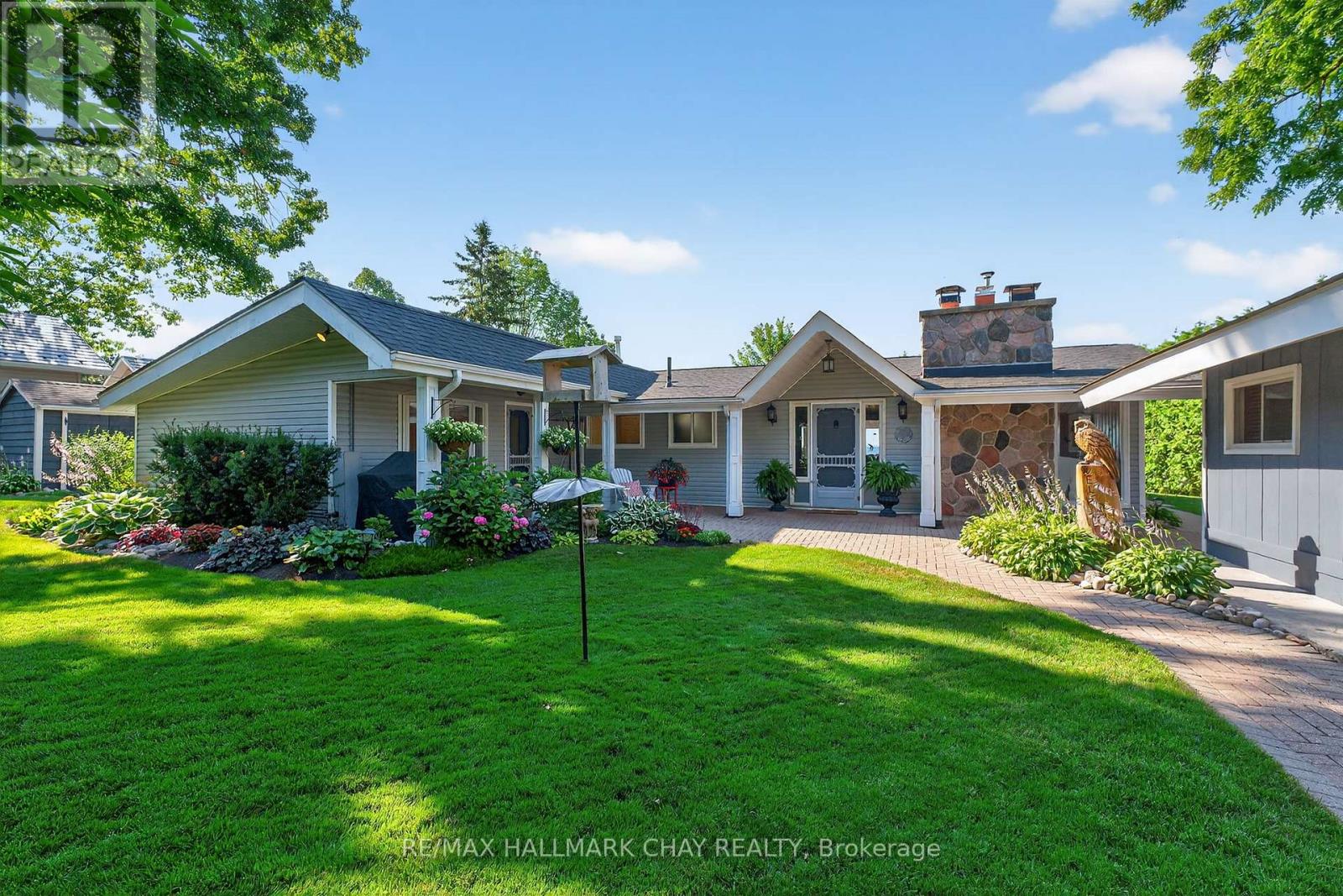 7 Lakeshore Road E, Oro-Medonte, Ontario  L0L 2E0 - Photo 3 - S12963020