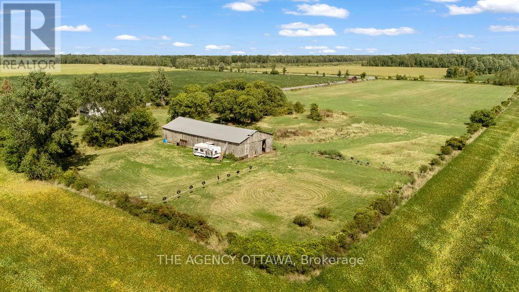 9420 Parkway Road, Ottawa, Ontario  K0A 1V0 - Photo 9 - X12927110