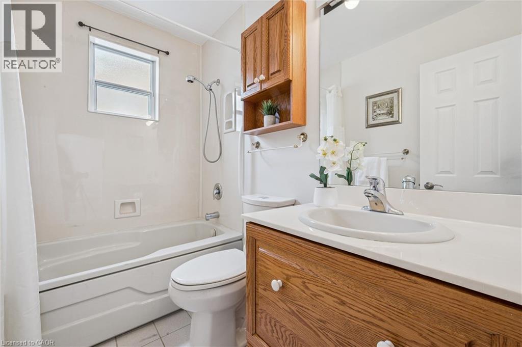 390 Dumfries Avenue, Kitchener, Ontario  N2H 2G1 - Photo 19 - 40818027