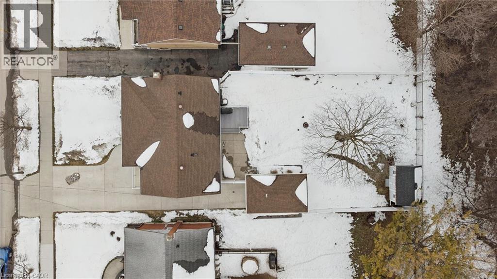 390 Dumfries Avenue, Kitchener, Ontario  N2H 2G1 - Photo 38 - 40818027