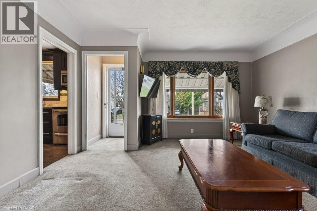 69 West 4th Street, Hamilton, Ontario  L9C 3M6 - Photo 4 - 40815419