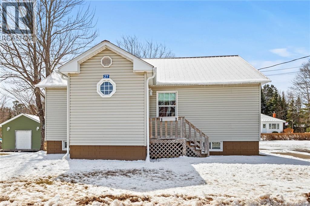 27 Bridge Street, Minto, New Brunswick  E4B 2W9 - Photo 2 - NB136579