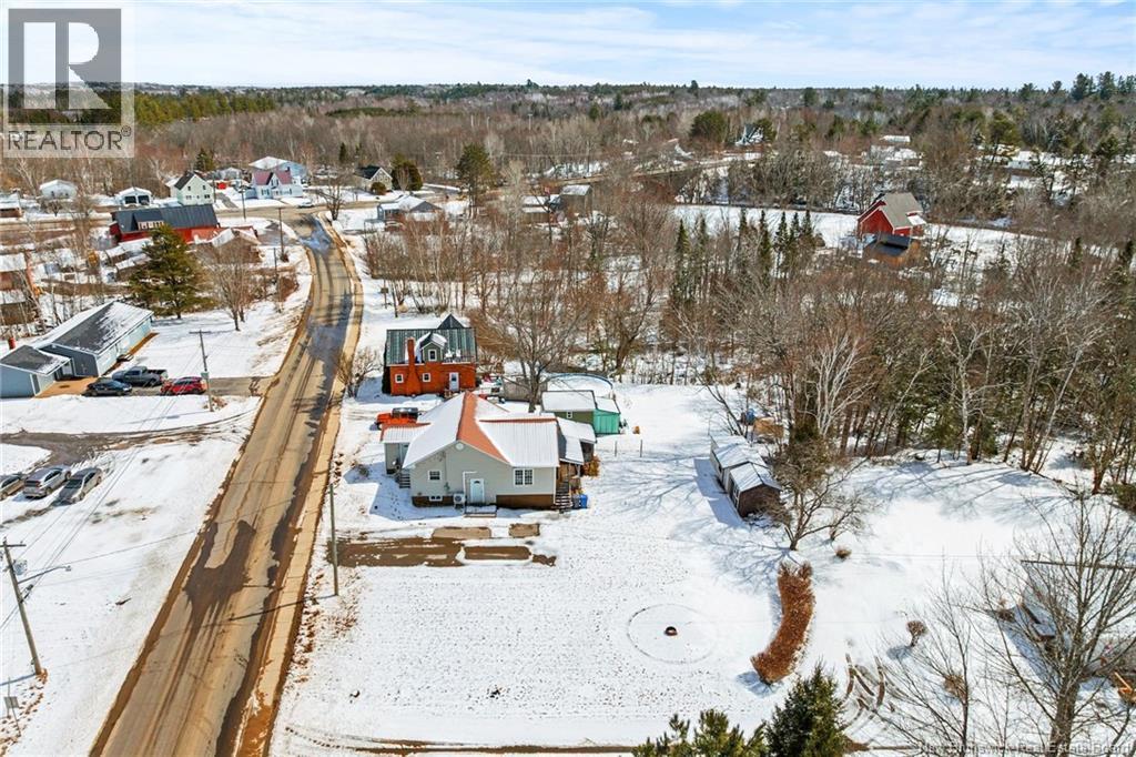 27 Bridge Street, Minto, New Brunswick  E4B 2W9 - Photo 4 - NB136579