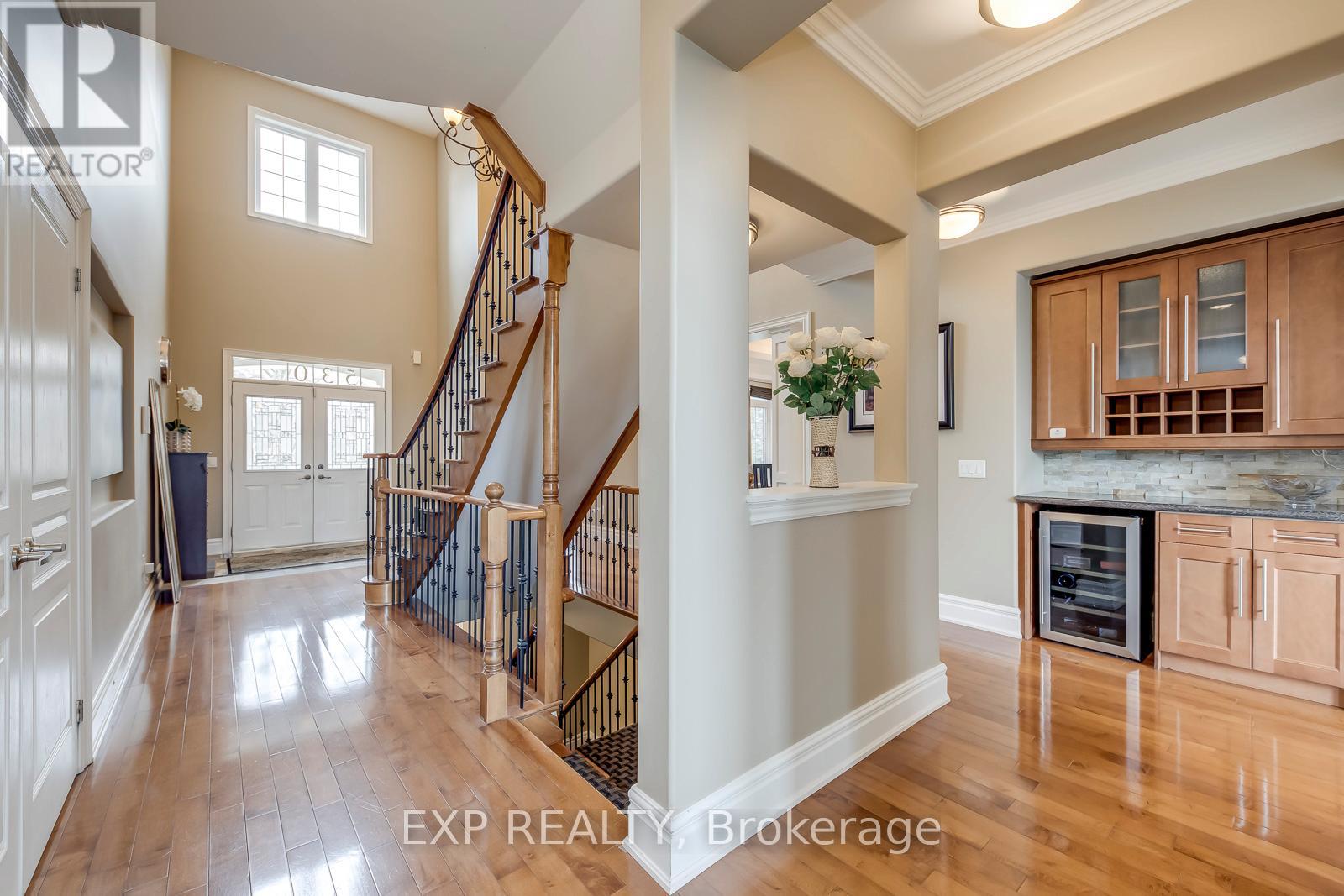 530 Golfview Court, Oakville, Ontario  L6M 4W6 - Photo 13 - W12962922