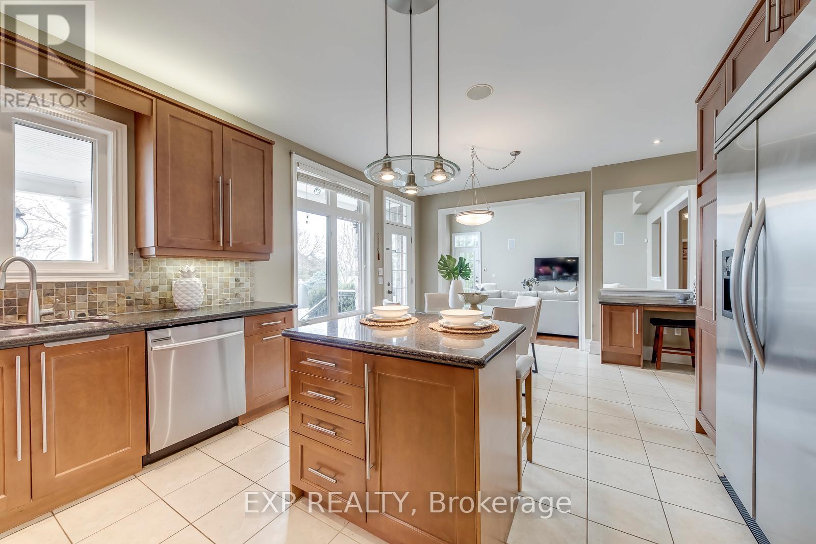 530 Golfview Court, Oakville, Ontario  L6M 4W6 - Photo 21 - W12962922