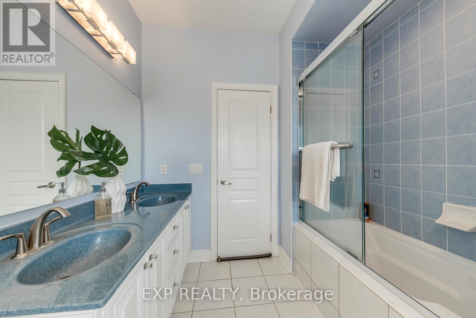 530 Golfview Court, Oakville, Ontario  L6M 4W6 - Photo 38 - W12962922