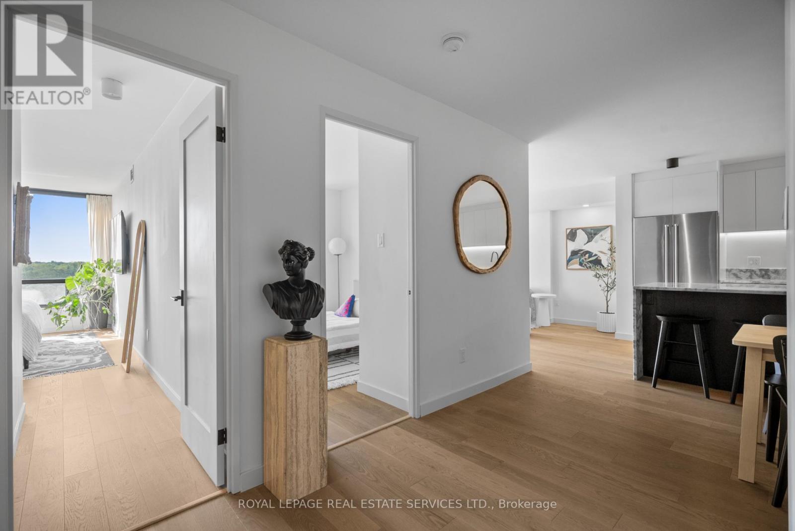 1005 - 1320 Islington Avenue, Toronto, Ontario  M9A 5C6 - Photo 3 - W12962940