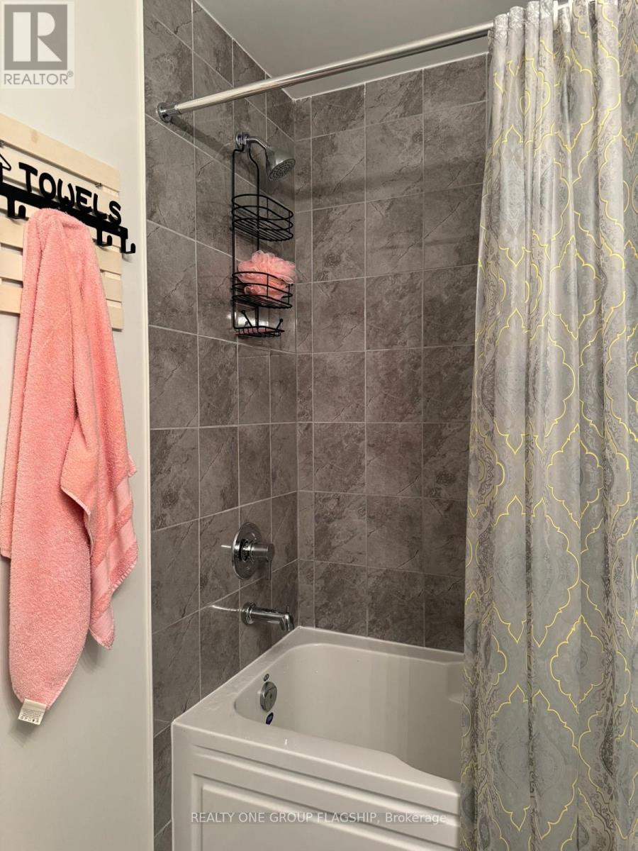 11 - 3421 Ridgeway Drive, Mississauga, Ontario  L5L 5T3 - Photo 12 - W12962956