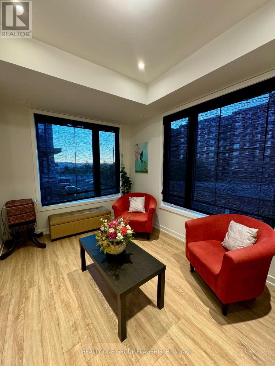 11 - 3421 Ridgeway Drive, Mississauga, Ontario  L5L 5T3 - Photo 3 - W12962956