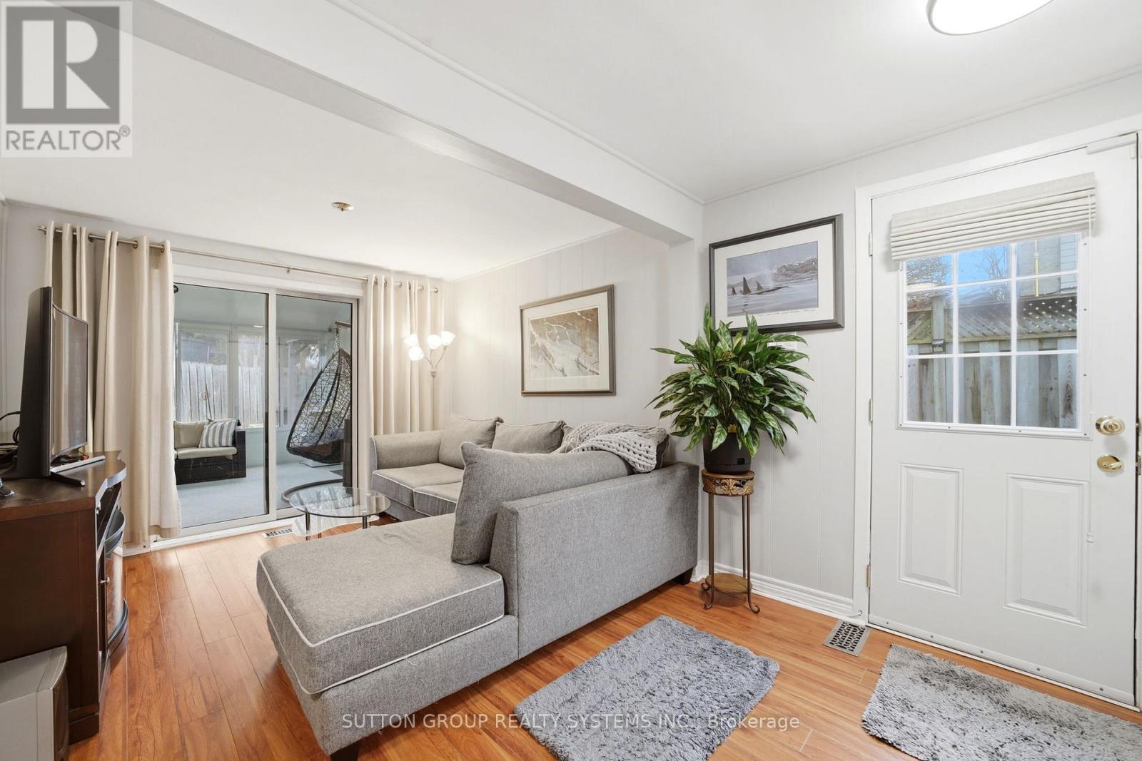 1535 Thetford Court, Mississauga, Ontario  L5J 3N2 - Photo 14 - W12962966