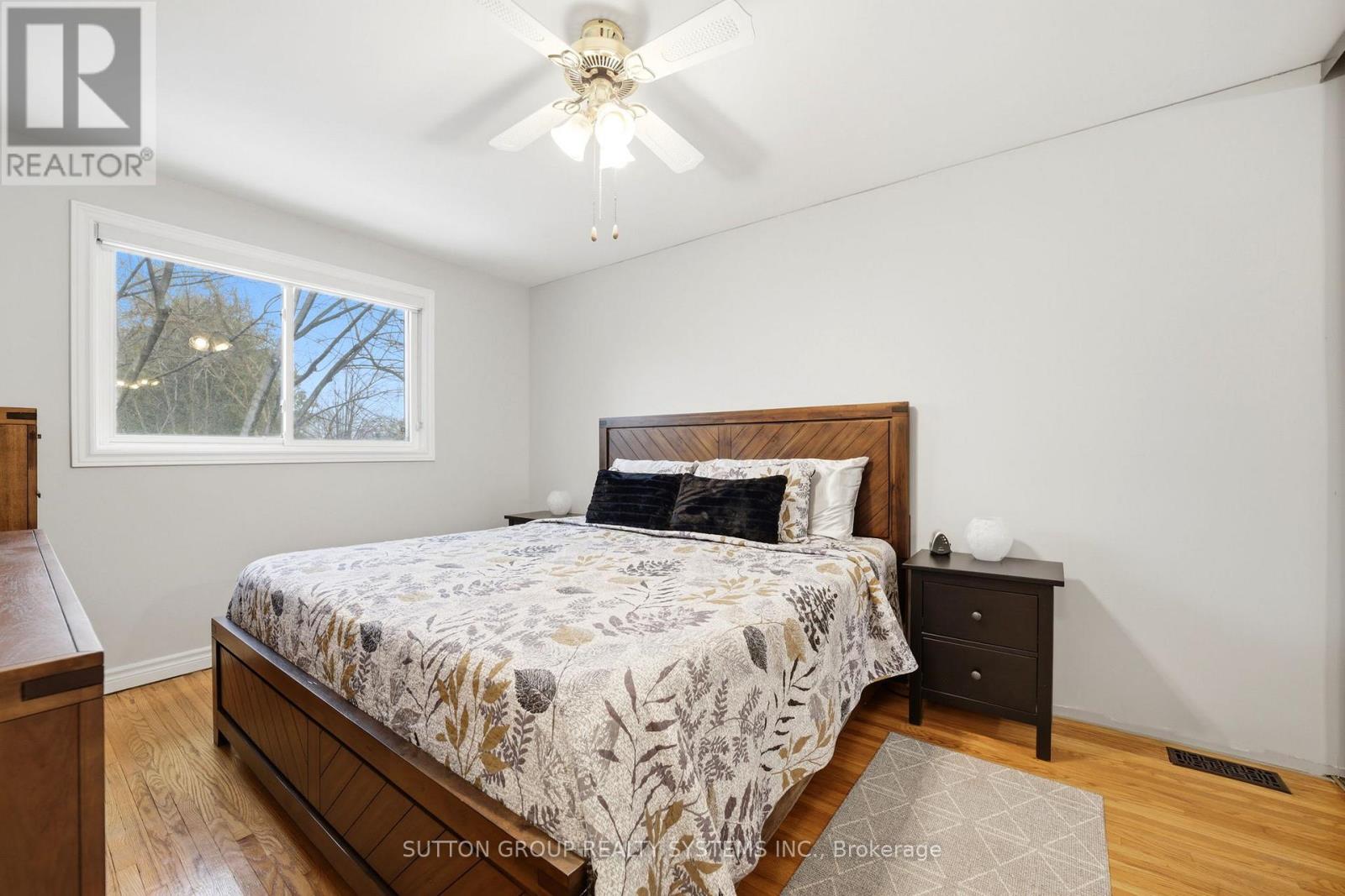 1535 Thetford Court, Mississauga, Ontario  L5J 3N2 - Photo 18 - W12962966