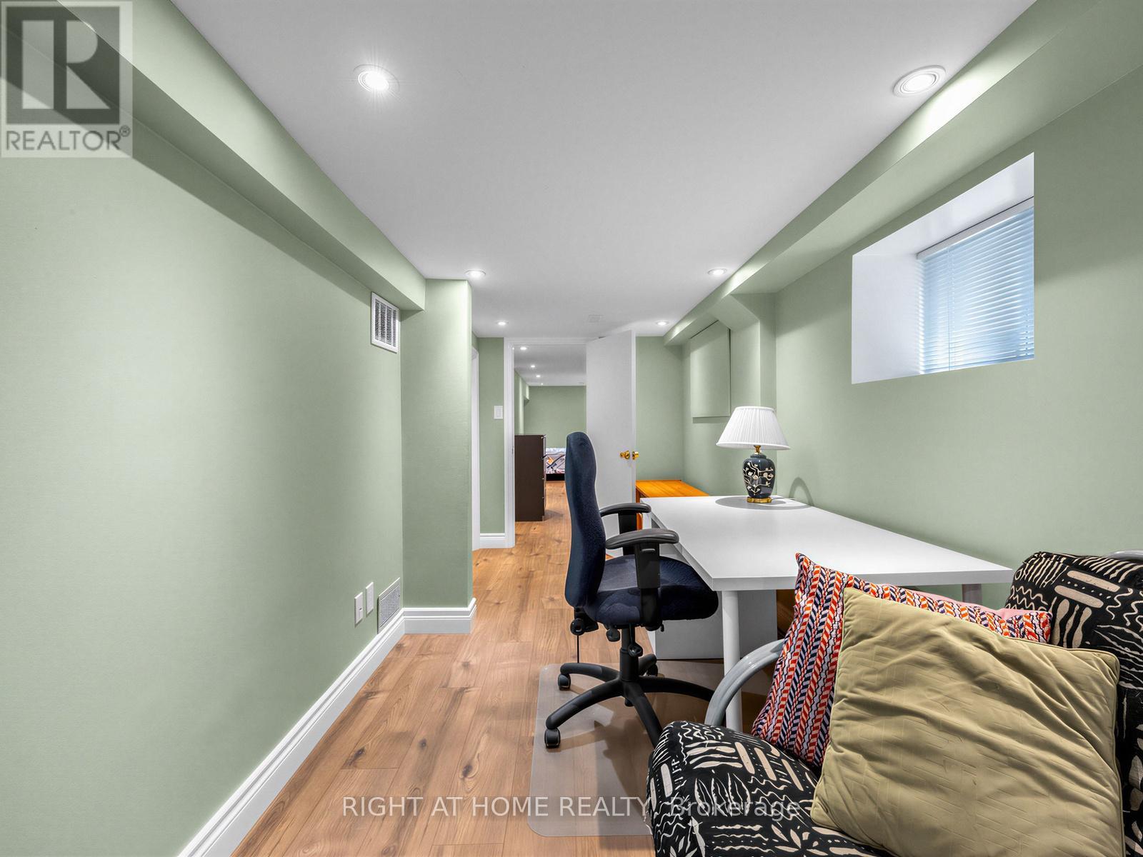 84 Shanly Street, Toronto, Ontario  M6H 1S7 - Photo 28 - W12963010