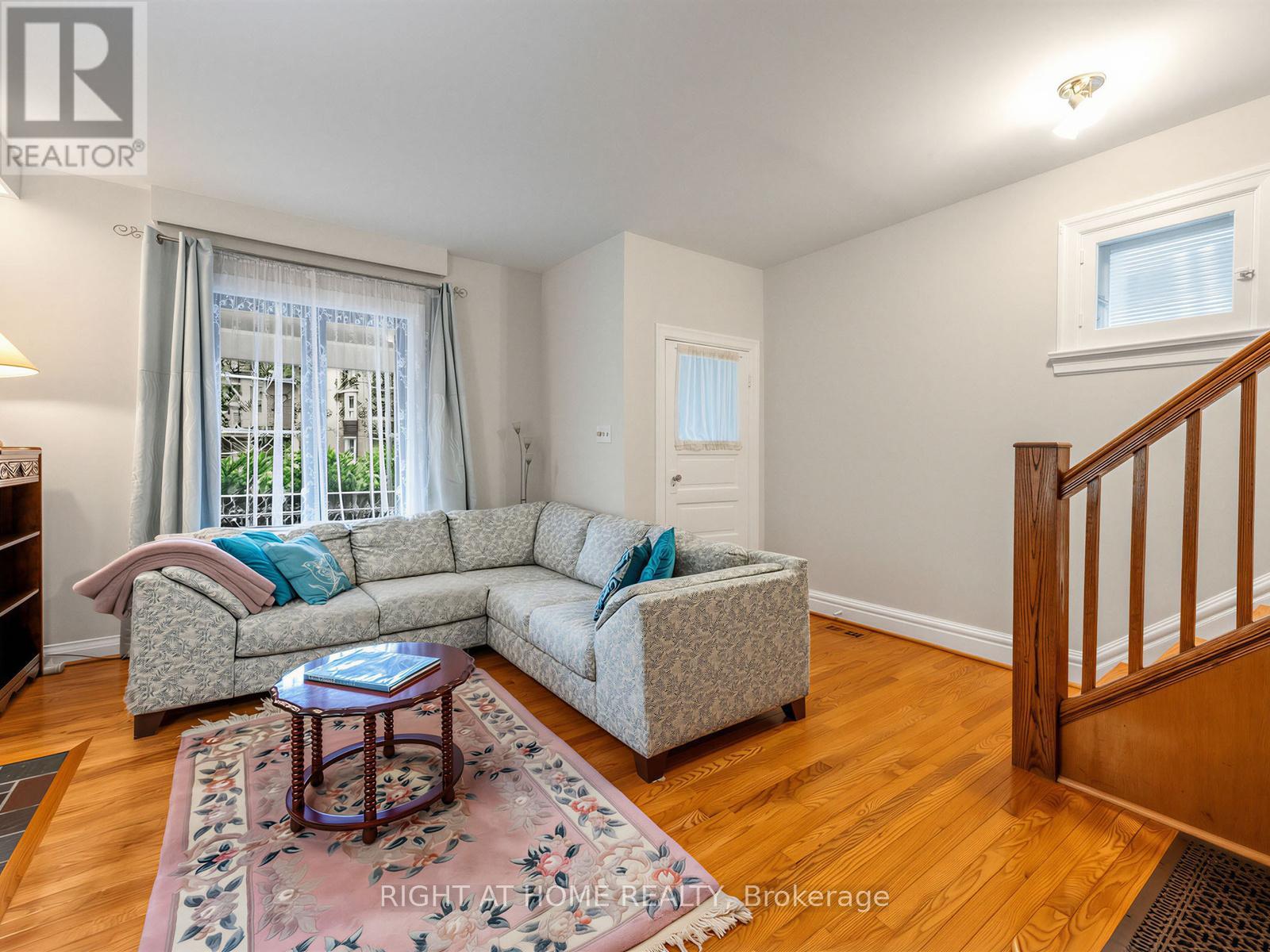 84 Shanly Street, Toronto, Ontario  M6H 1S7 - Photo 5 - W12963010