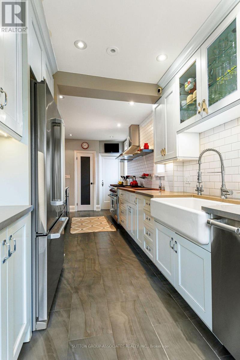 50 Thornhill Avenue, Toronto, Ontario  M6S 4C5 - Photo 20 - W12963034