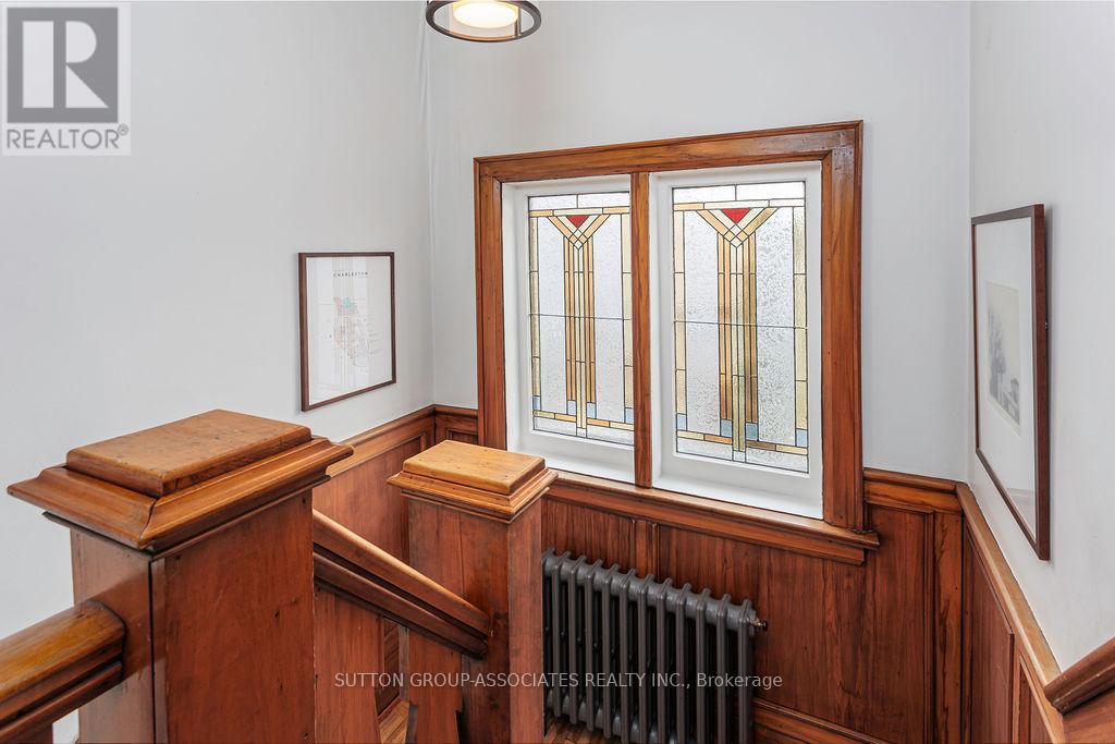 50 Thornhill Avenue, Toronto, Ontario  M6S 4C5 - Photo 23 - W12963034