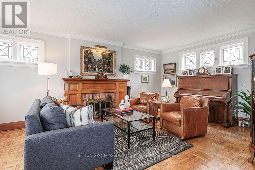 50 Thornhill Avenue, Toronto, Ontario  M6S 4C5 - Photo 3 - W12963034