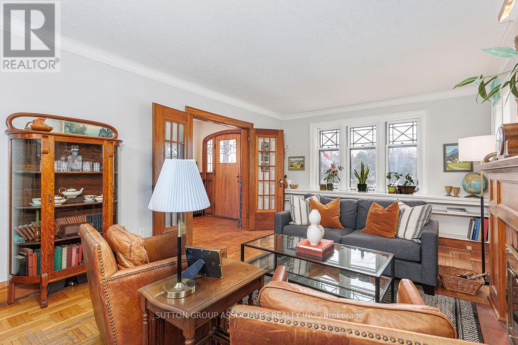 50 Thornhill Avenue, Toronto, Ontario  M6S 4C5 - Photo 8 - W12963034