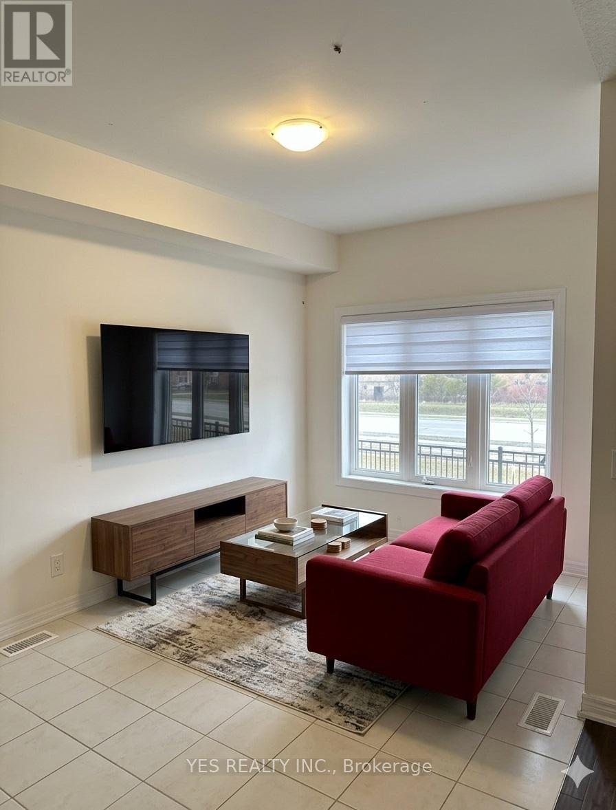 17 Brixham Lane, Brampton, Ontario  L7A 5K2 - Photo 5 - W12963040