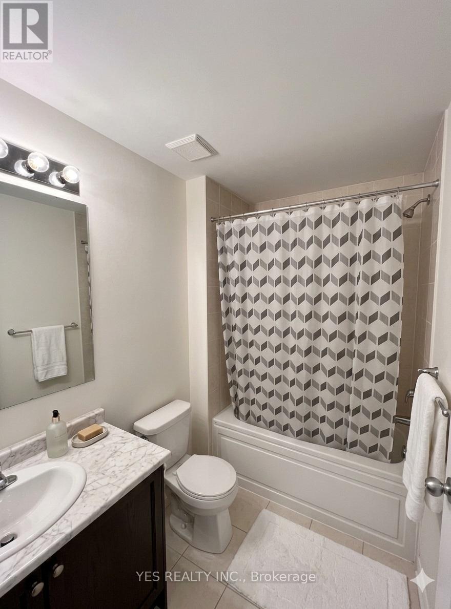 17 Brixham Lane, Brampton, Ontario  L7A 5K2 - Photo 6 - W12963040